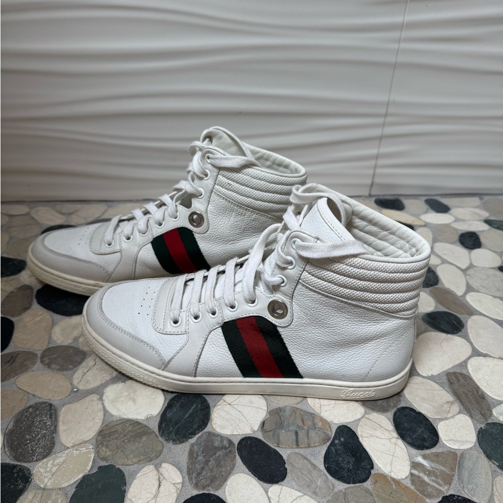 Gucci White Leather Sneakers with Red and Green Accents